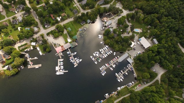 Len's Cove Marina is a Chaparral Boats boat dealership located in Portland, ON