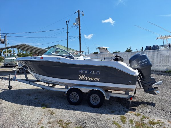 2014 Robalo R207 for sale