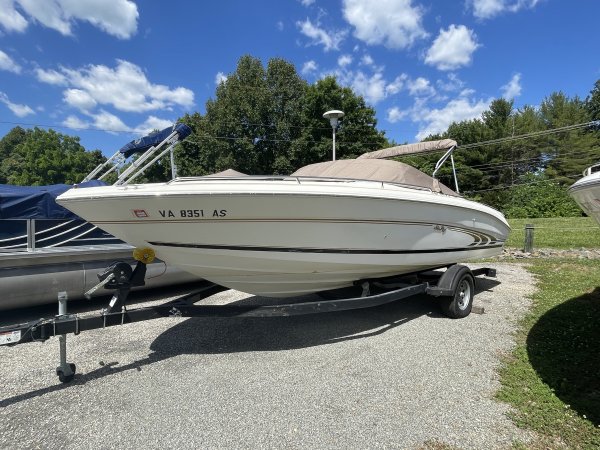 Pre-Owned 1998  powered Sea Ray Boat for sale