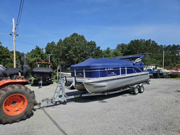 Pre-Owned 2022  powered Power Boat for sale